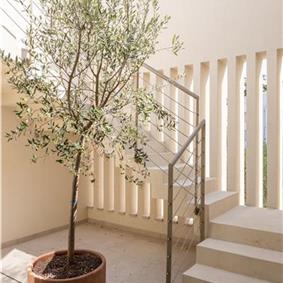 4-Bedroom Luxury Villa with Heated Pool, Ciovo near Trogir – Sleeps 8